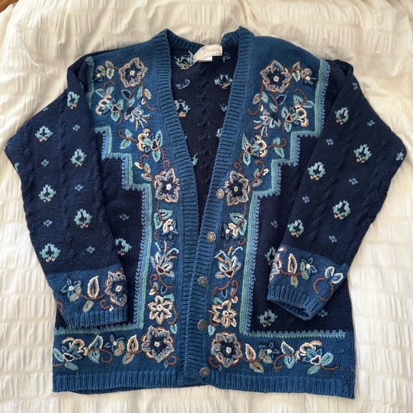 Distinctions Sweaters - Embroidered natural fiber Floral Knit grandma sweater Cardigan